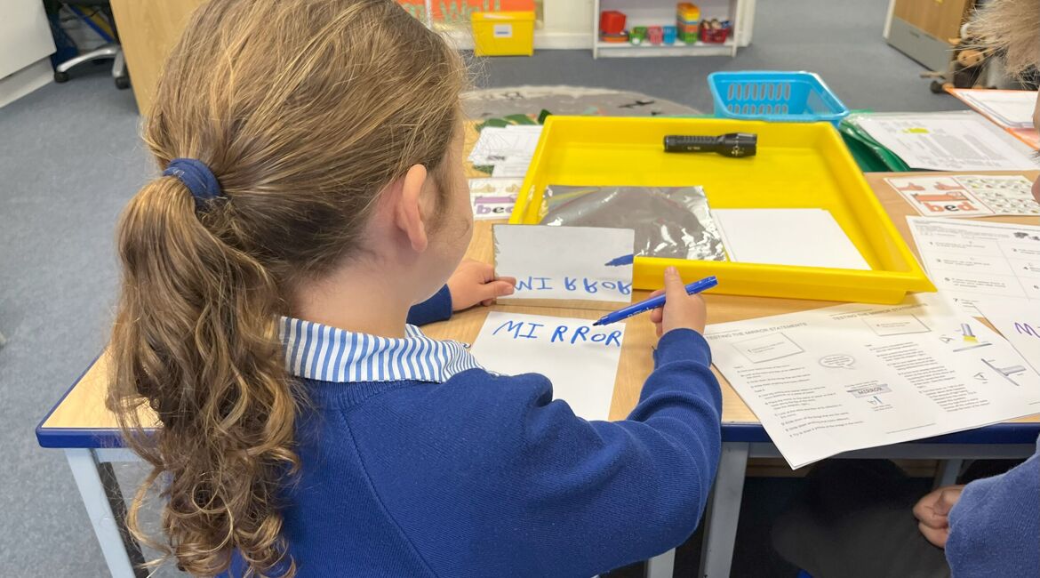 Year 3 Explore Reflection in Science