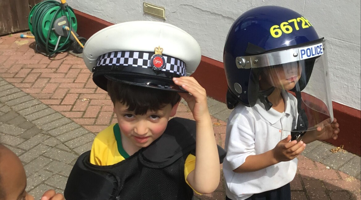Nursery Enjoy a Visit from the Police