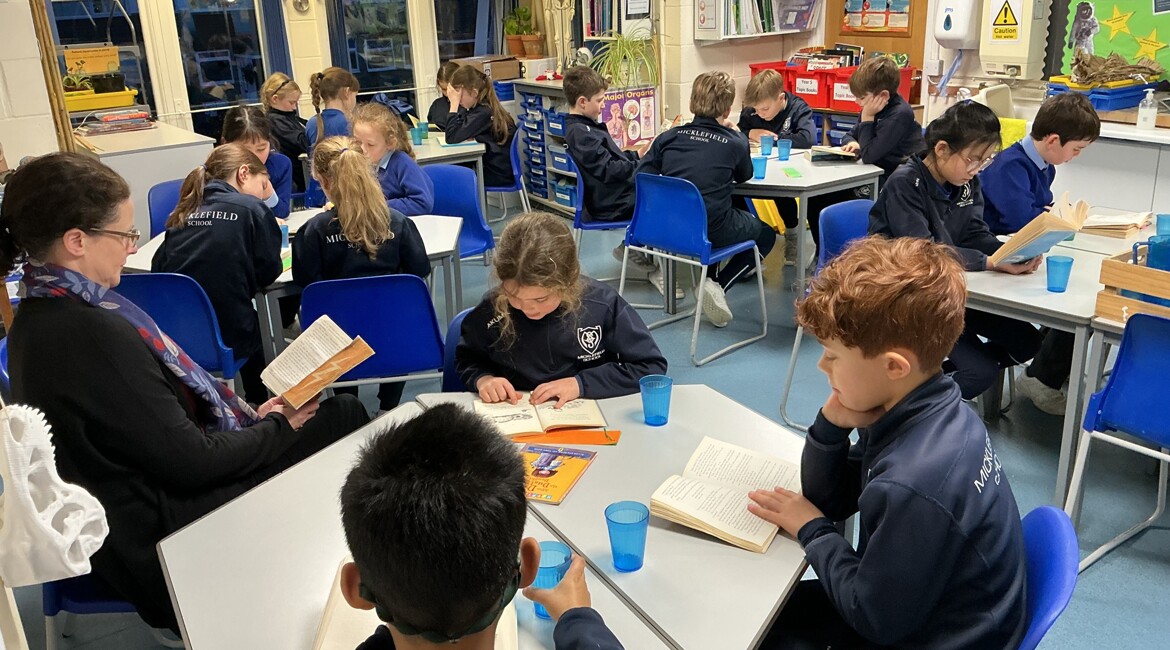 New Reading Caf&eacute;